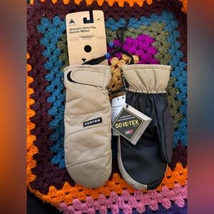 Burton Gore-Tex Mittens Size Medium